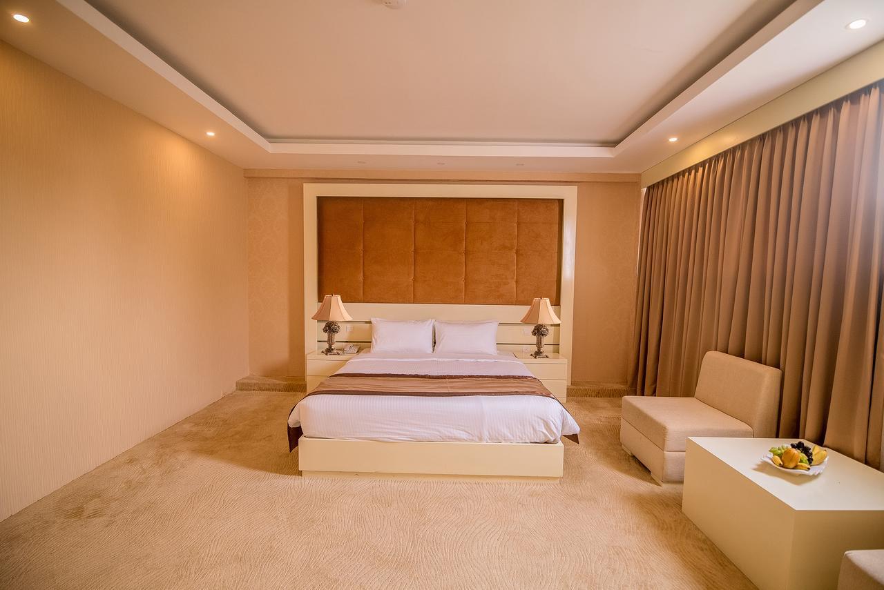 Grandeeza Luxury Hotel Katunayaka Ngoại thất bức ảnh